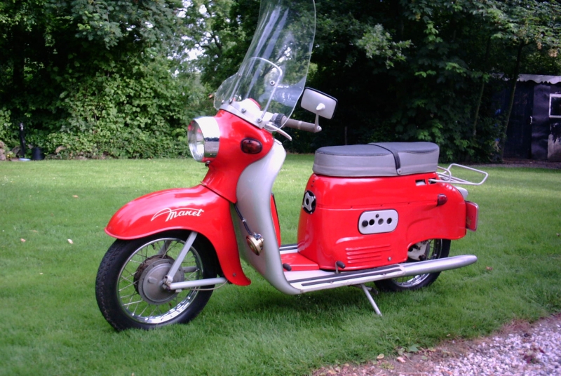 manet%20scooter.JPG